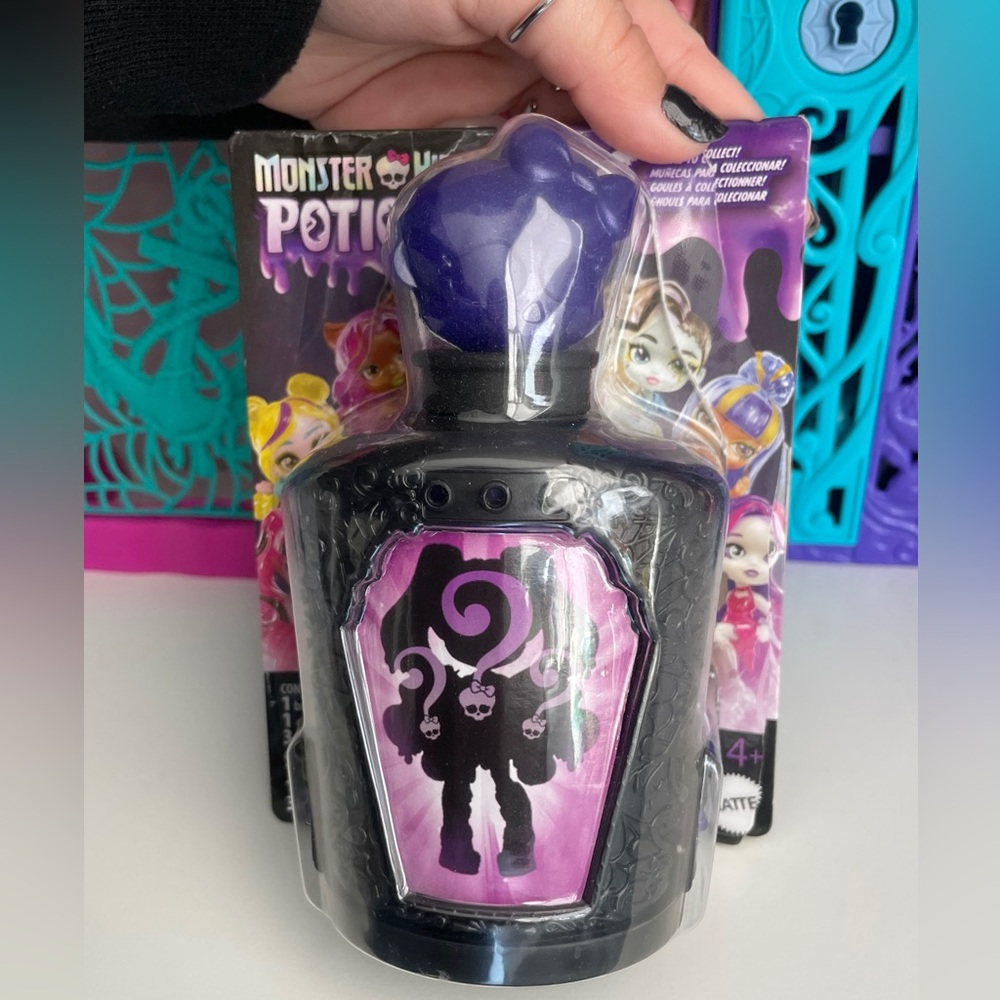 Monster High Potions Mini Surprise Doll
CLEO DE NILE